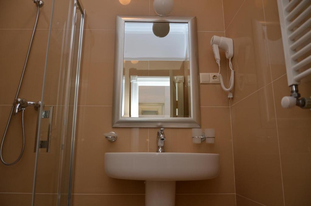 Chateau Royal Hotel Berezovka  Zimmer foto