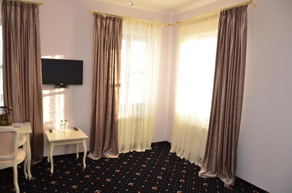 Chateau Royal Hotel Berezovka  Zimmer foto