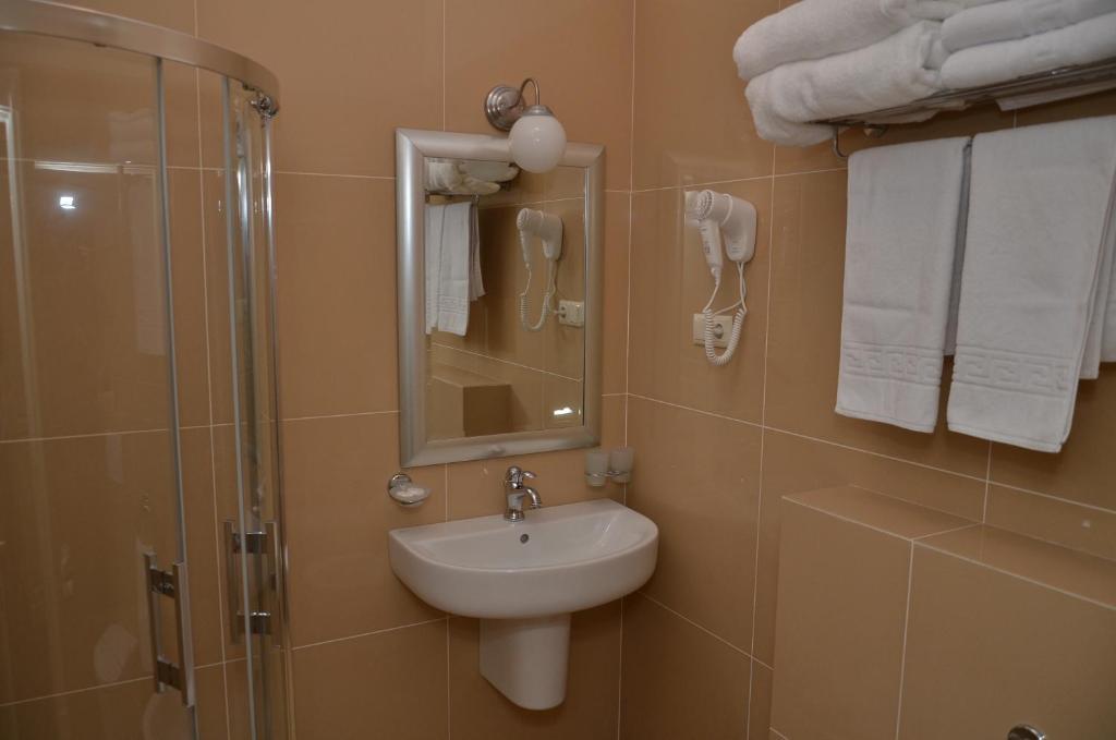 Chateau Royal Hotel Berezovka  Zimmer foto