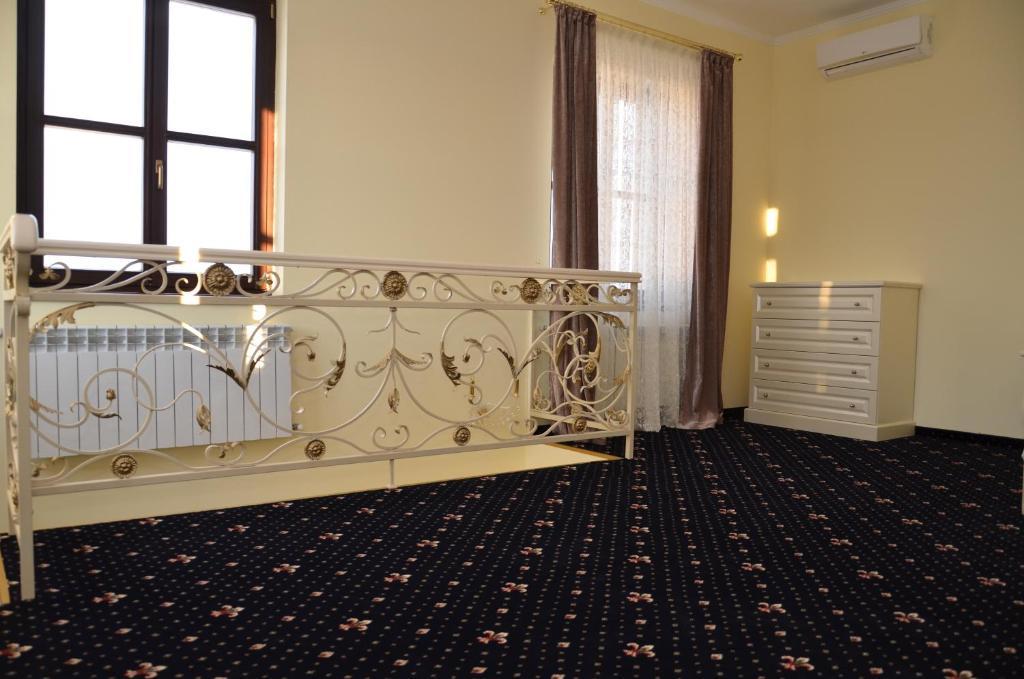 Chateau Royal Hotel Berezovka  Zimmer foto