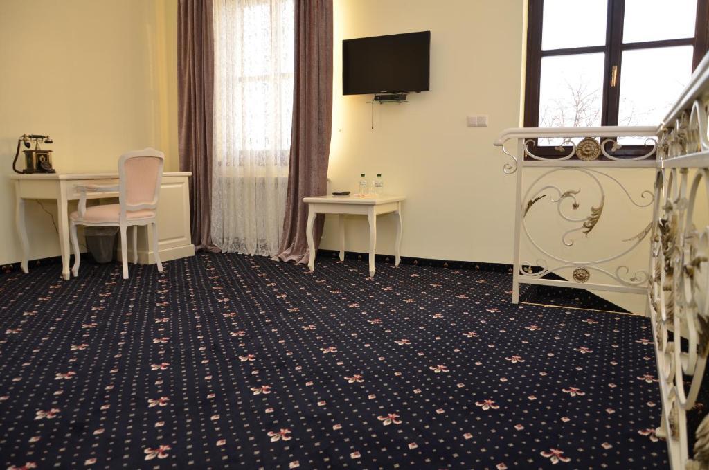 Chateau Royal Hotel Berezovka  Zimmer foto