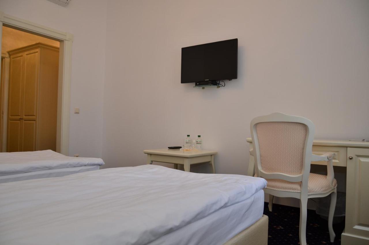 Chateau Royal Hotel Berezovka  Zimmer foto
