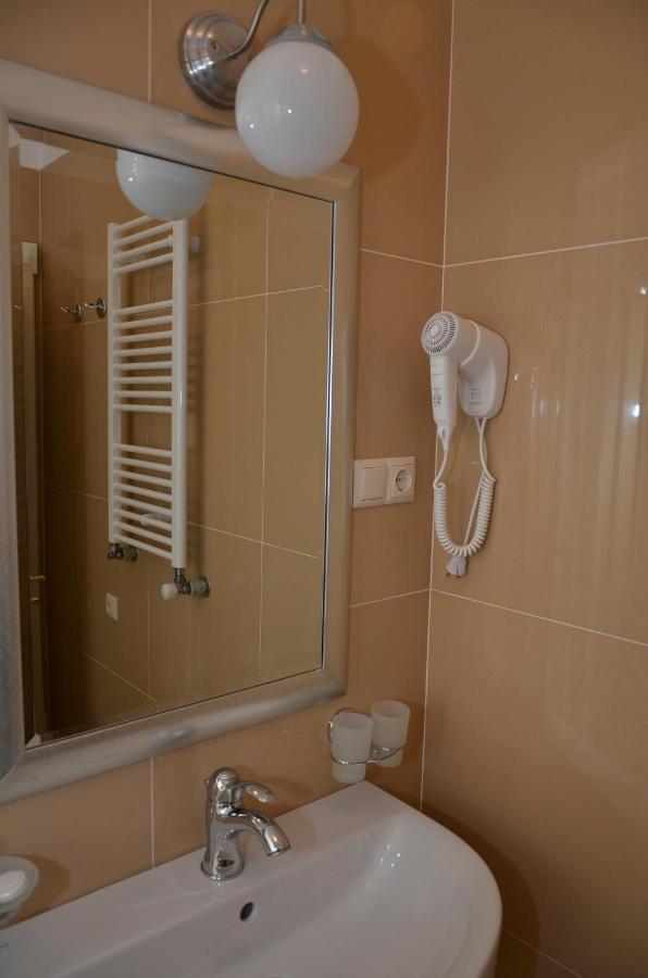 Chateau Royal Hotel Berezovka  Zimmer foto