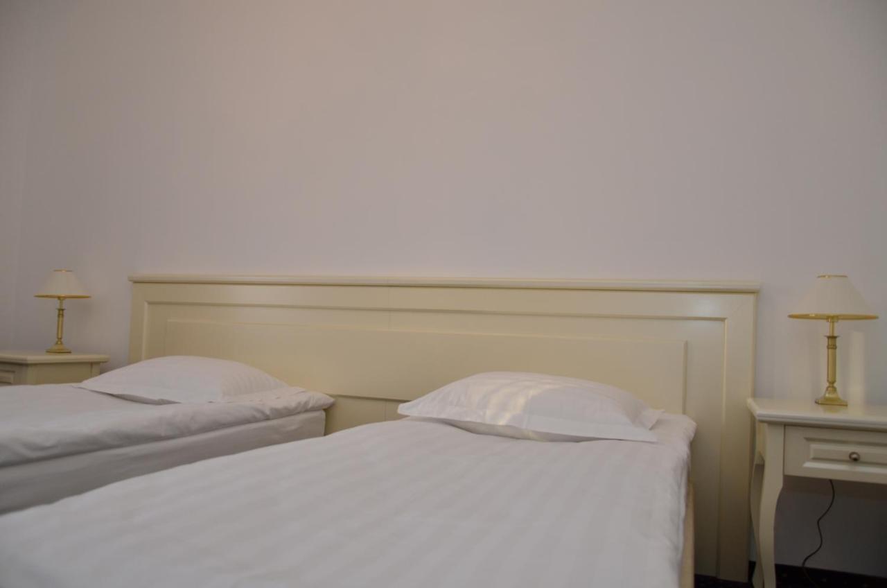 Chateau Royal Hotel Berezovka  Zimmer foto